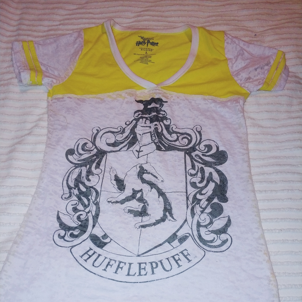 Hufflepuff Shirt💛🖤💛